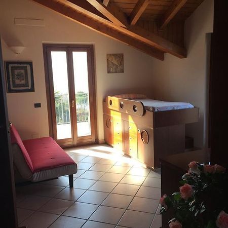 Ferienwohnung Apartment Laveno-Mombello Eksteriør bilde