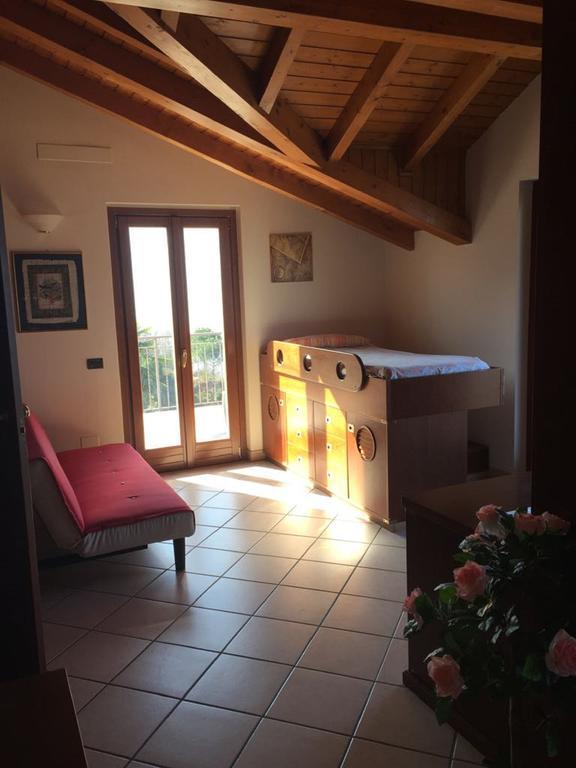 Ferienwohnung Apartment Laveno-Mombello Eksteriør bilde